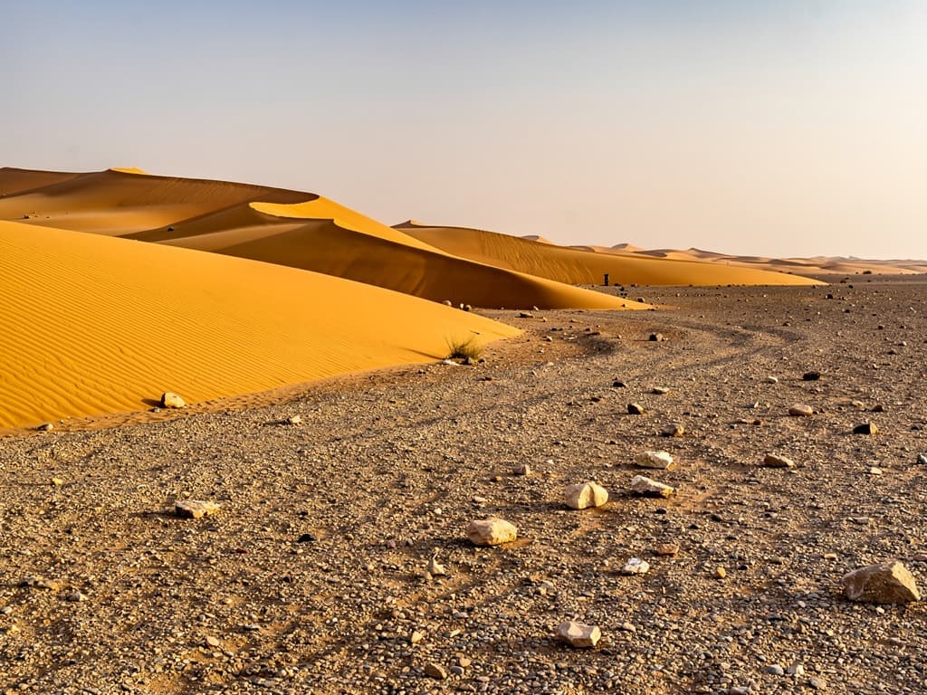 صورة توضيحية مولّدة؛ ليست توثيقًا للموقع الحقيقي