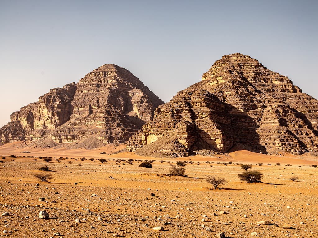 صورة توضيحية مولّدة؛ ليست توثيقًا للموقع الحقيقي